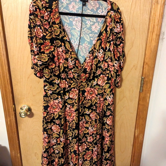 Torrid size 2 floral dress - Picture 1 of 6